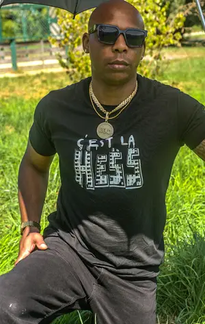 Tshirt c'est la Hess